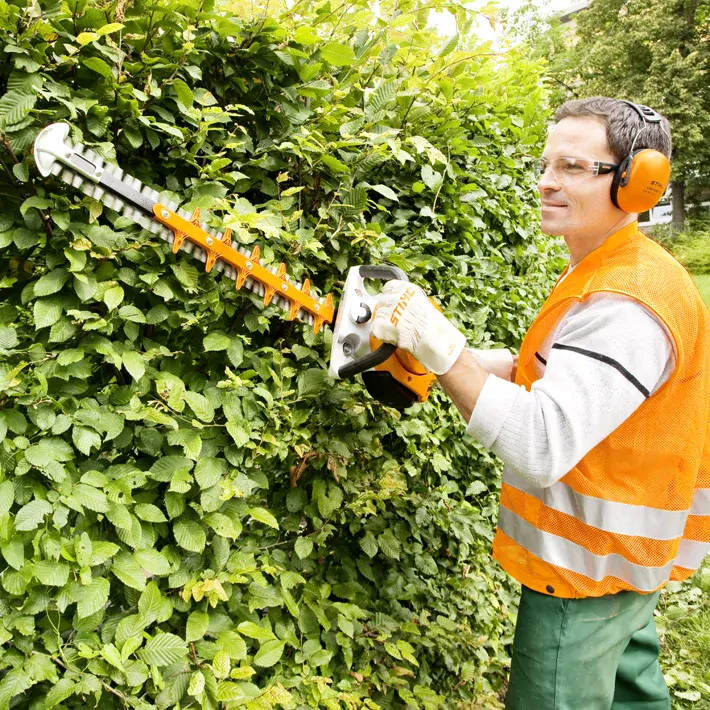 Motorové zahradní nůžky STIHL HS 56 C-E - 600mm